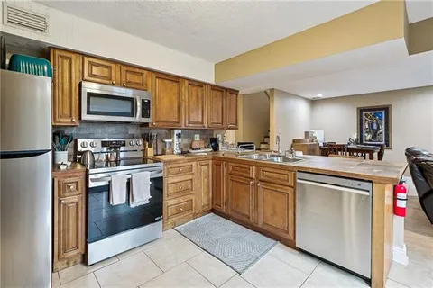 $1,600 | 1500 West Esplanade Avenue, Unit 5A, Kenner, LA 70065