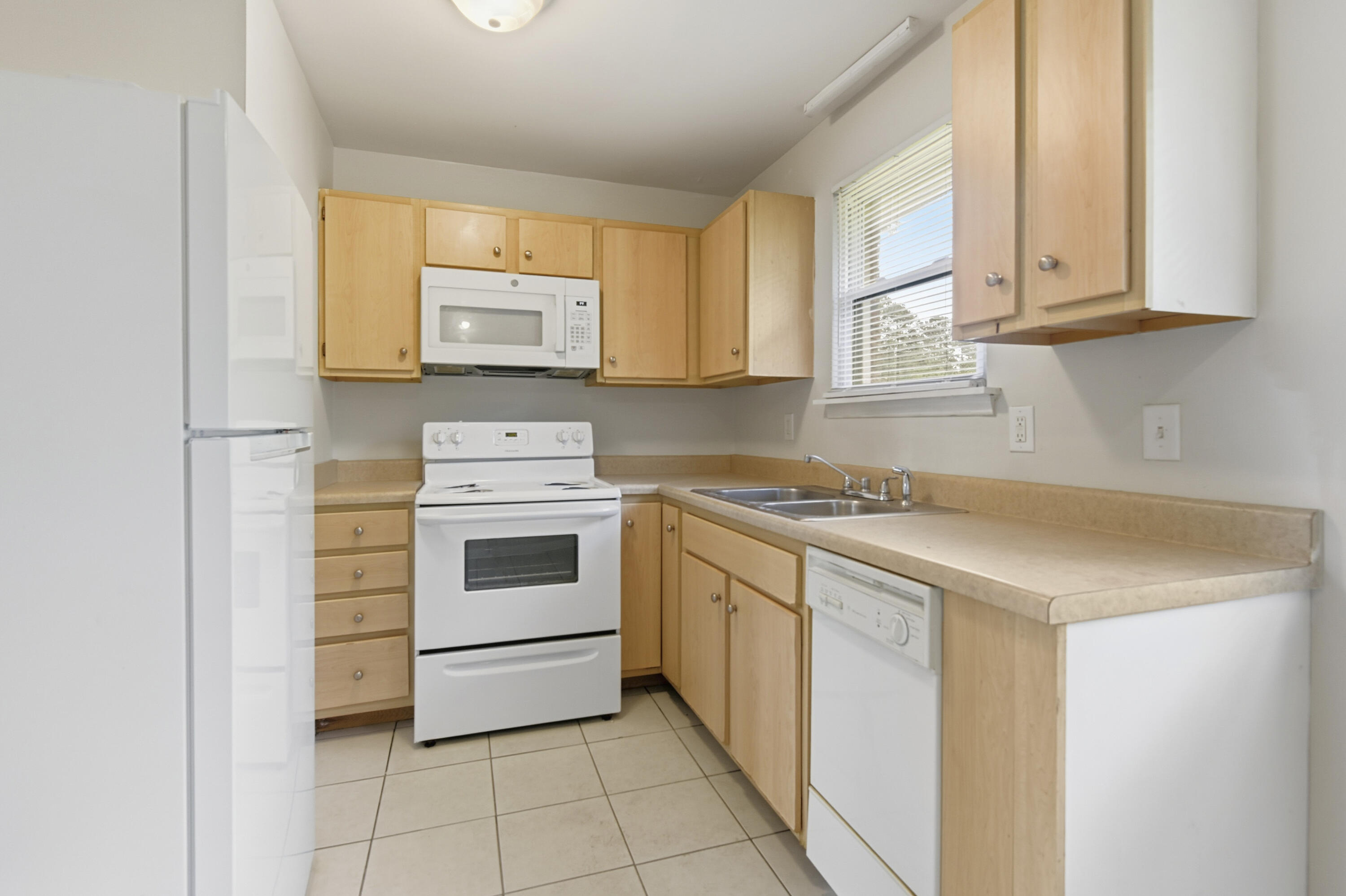 2107 Rondo Street, Unit 205 Charleston, SC 29414 - Photo 8 of 10 _DSC6747