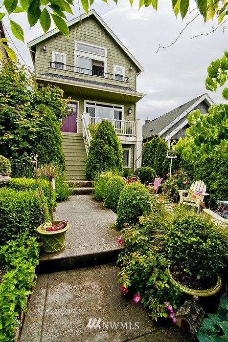 1940 9th Avenue West Seattle, WA 98119 - Photo 25 of 25 a view of a garden with plants