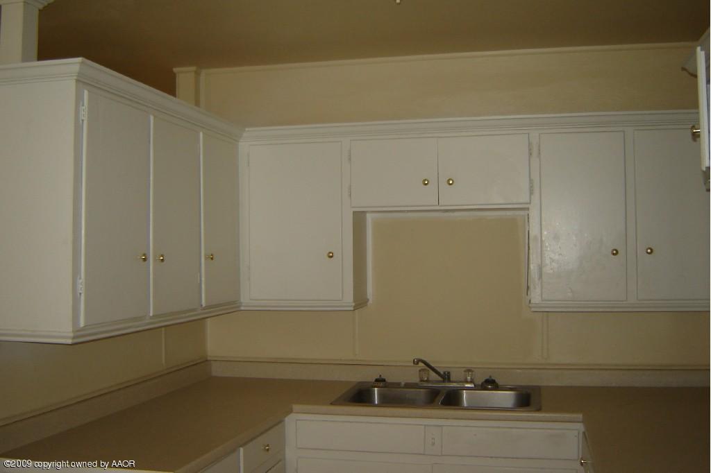 4908 Parker Street Amarillo, TX 79110 - Photo 5 of 12 Kitchen