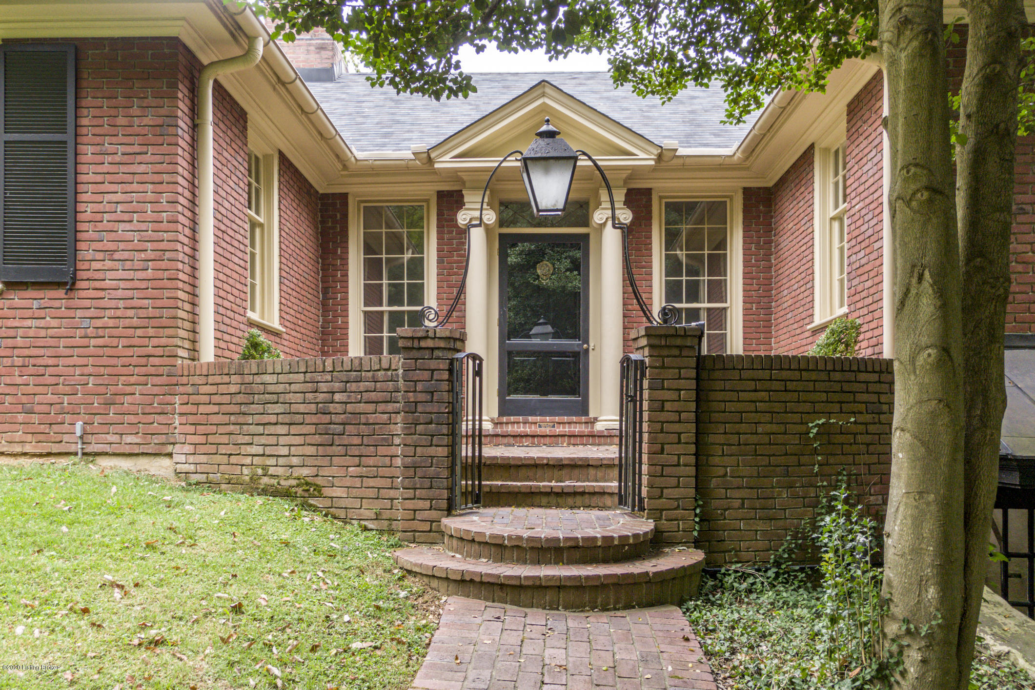31 Stonebridge Road Louisville, KY 40207 - Photo 5 of 60 31 Stonebridge Drive-1005