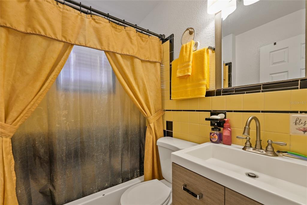 15 Yulee Arcadia, FL 34266 - Photo 17 of 33 a bathroom with a sink and mirror