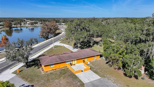 a view of a tennis court