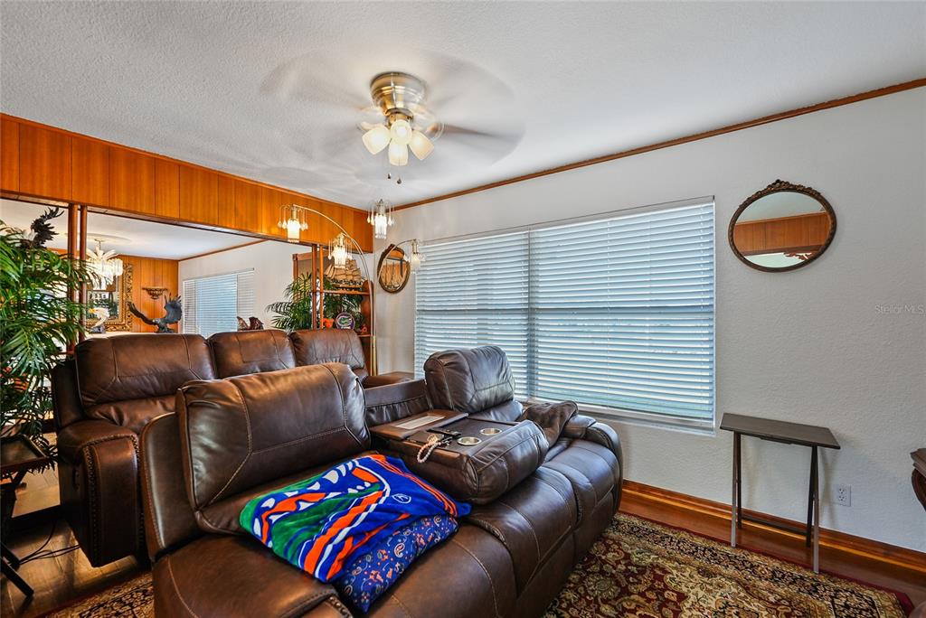 15 Yulee Arcadia, FL 34266 - Photo 10 of 33 a living room with furniture and a window
