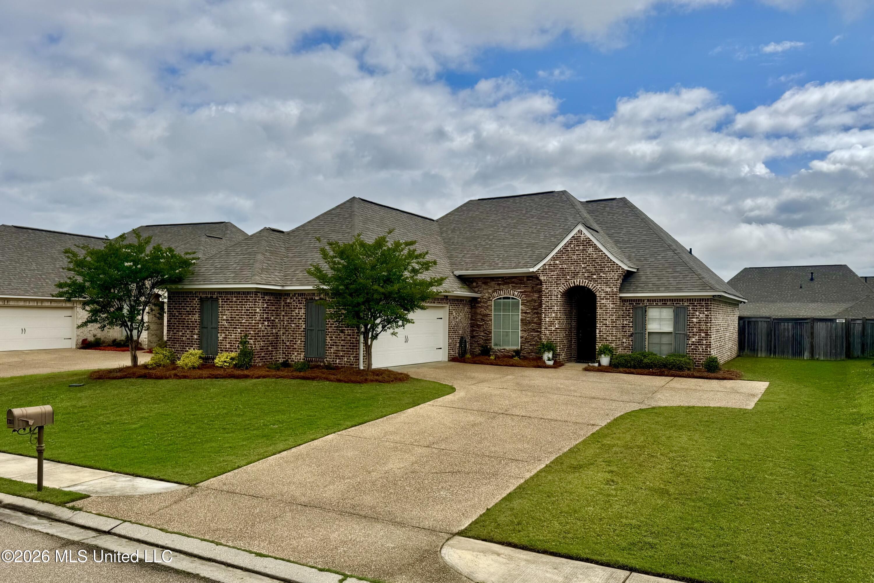 320 Emerald Way Brandon, MS 39047 - Photo 4 of 48 IMG_6373
