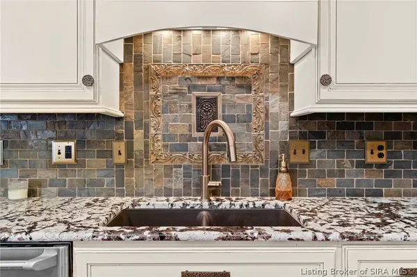 $324,900 | 610 A West 2nd Street, Unit 1, Madison, IN 47250
