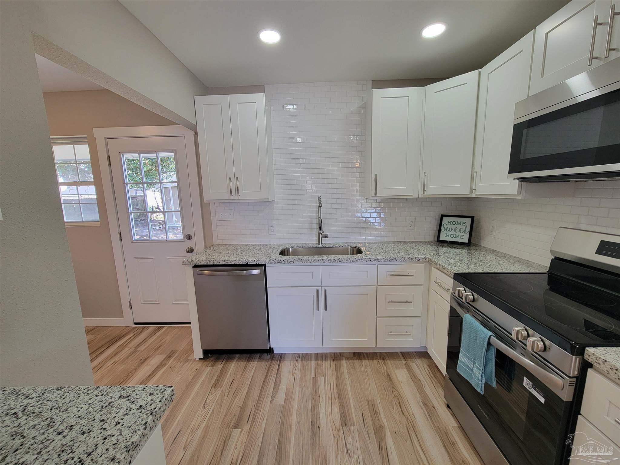 206 Bryant Road Pensacola, FL 32507 - Photo 6 of 23