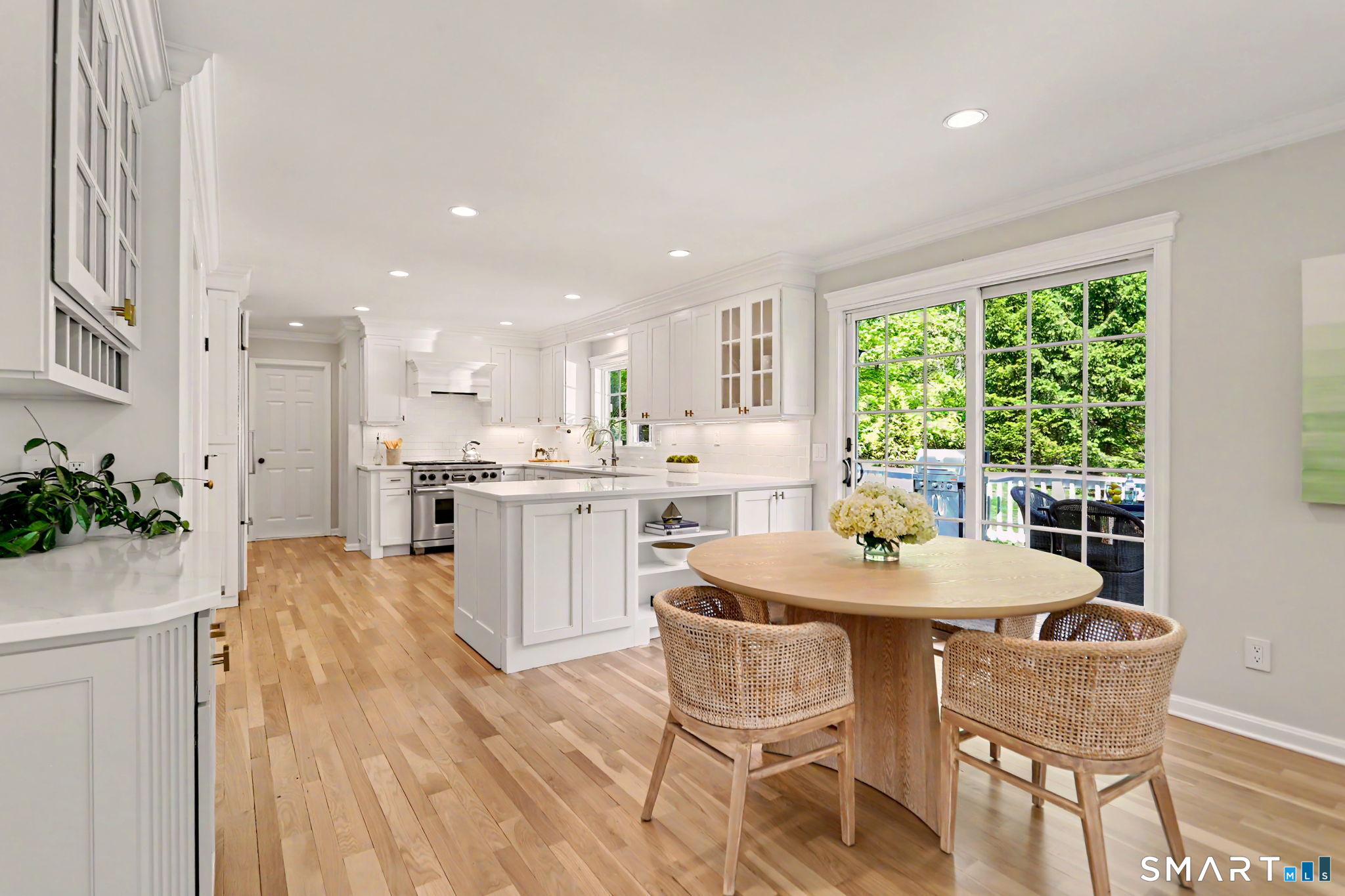 463 White Oak Shade Road New Canaan, CT 06840 - Photo 11 of 38