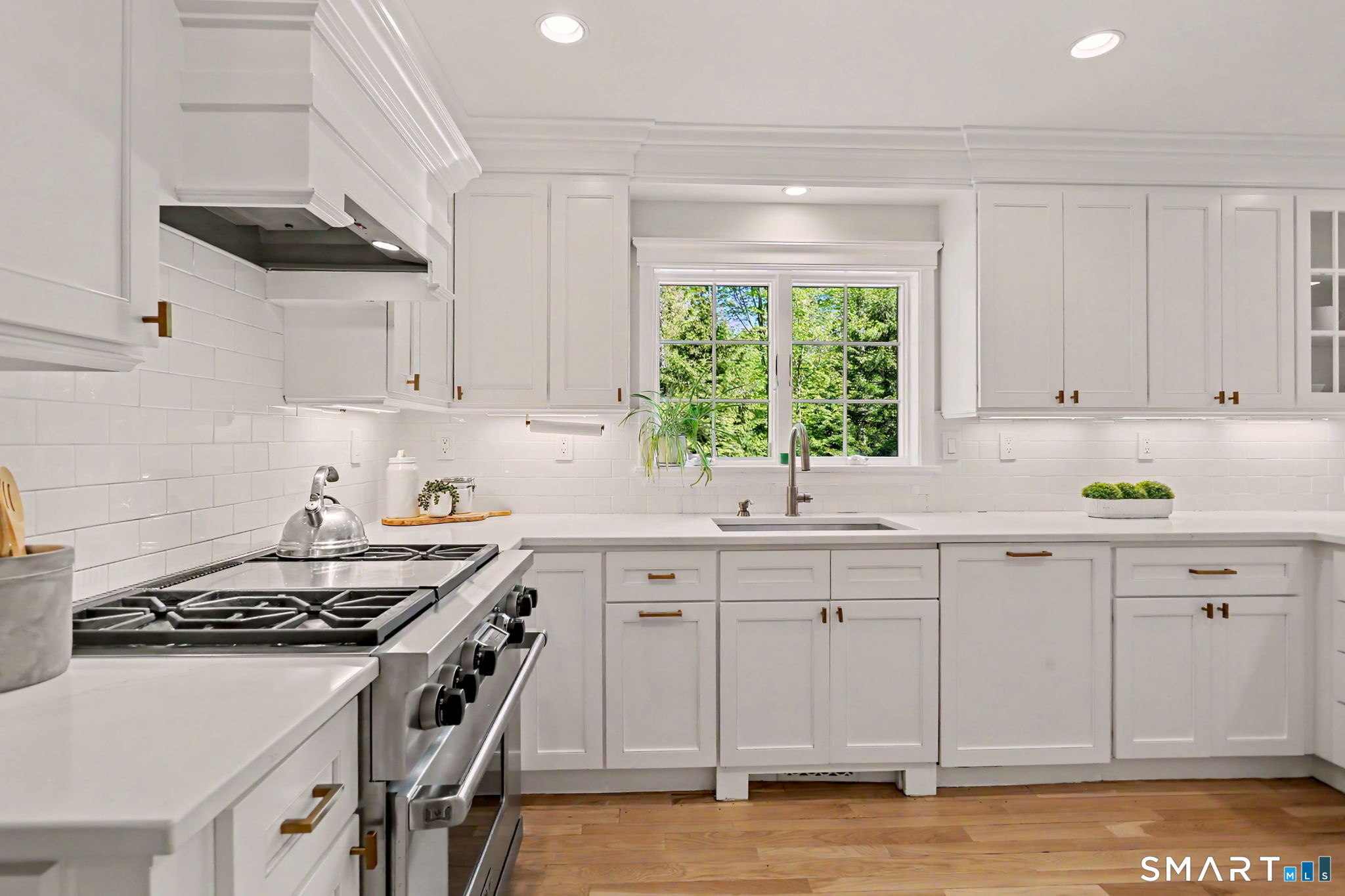 463 White Oak Shade Road New Canaan, CT 06840 - Photo 9 of 38