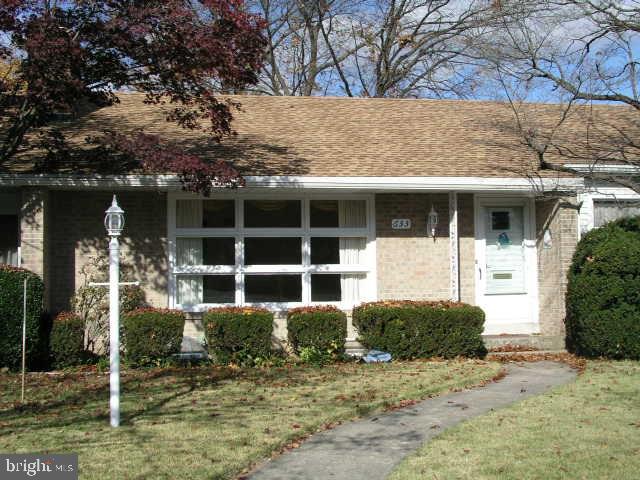 633 Country Road York, PA 17403 - Photo 2 of 26