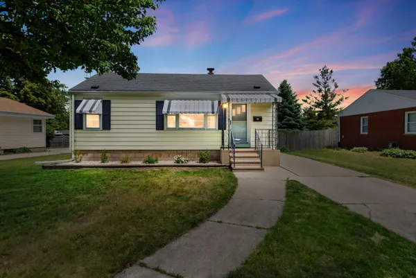 $319,900 | 7925 46th Avenue, Kenosha, WI 53142