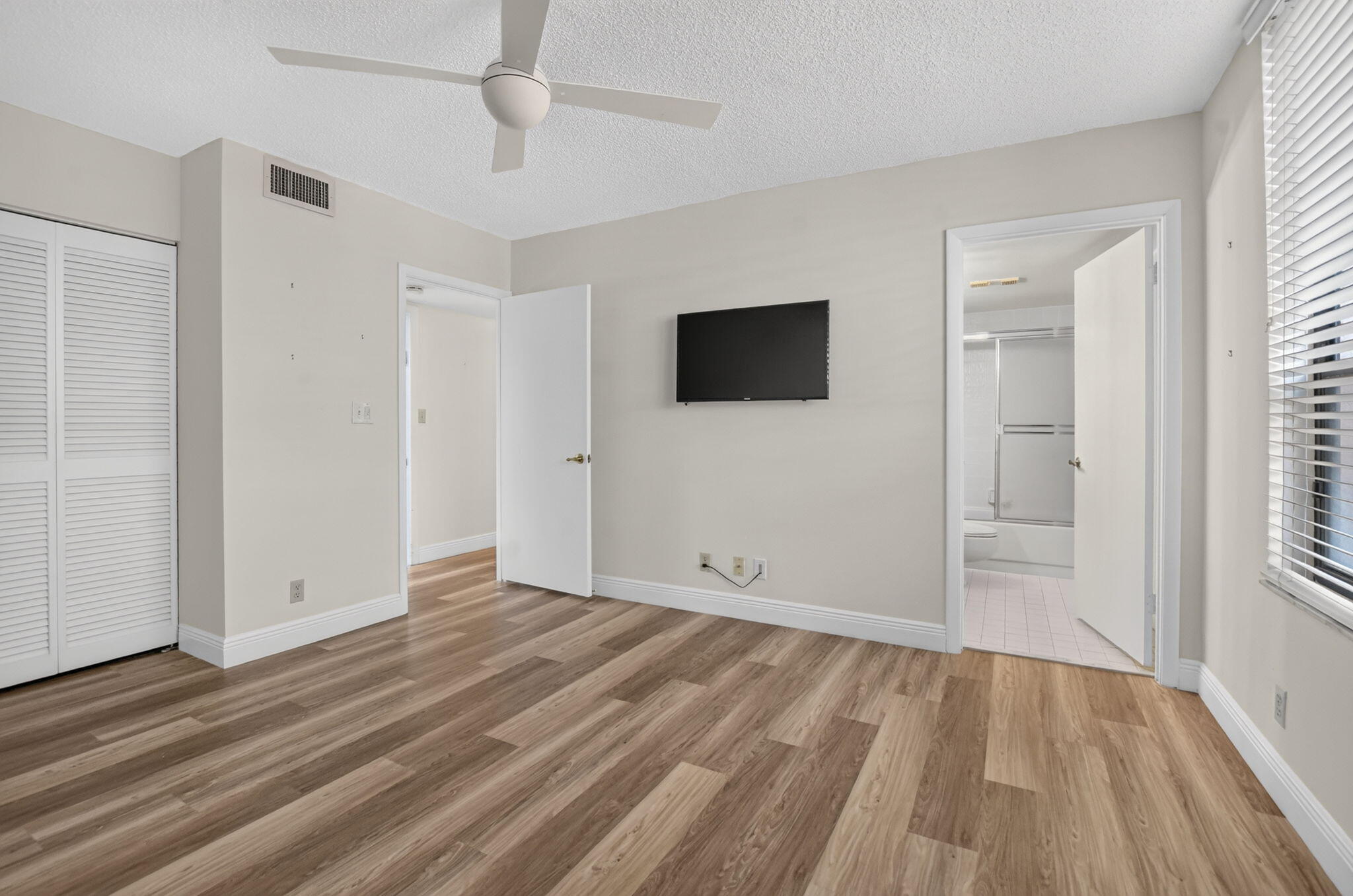 7201 Promenade Drive, Unit 101 Boca Raton, FL 33433 - Photo 28 of 39 3rd Bedroom (En-suite)