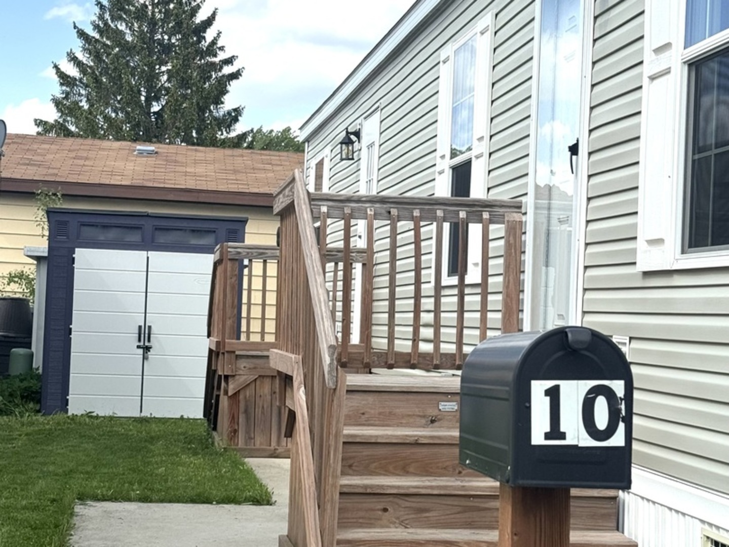 10 Cedar Countryside, IL 60525 - Photo 3 of 14