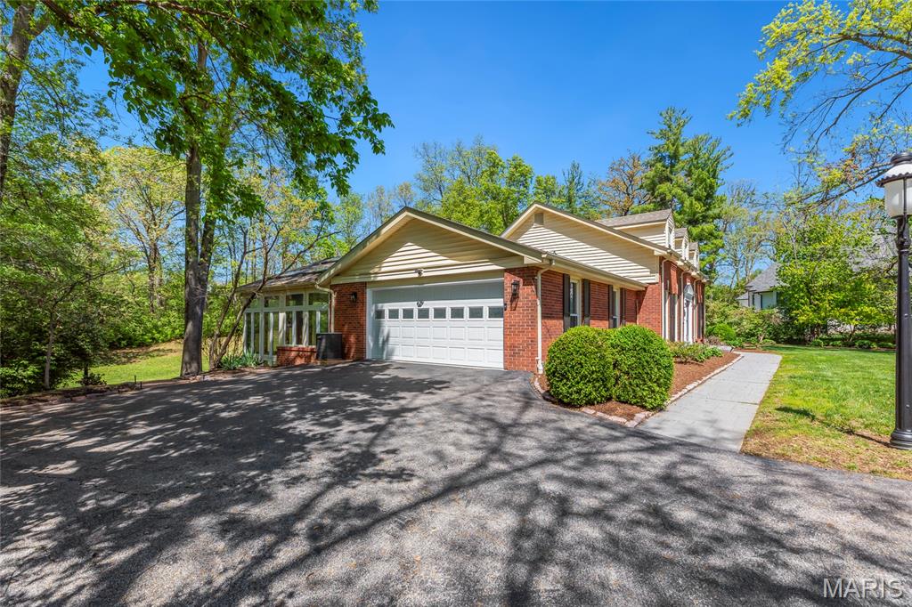 16 Williamsburg Road Creve Coeur, MO 63141 - Photo 46 of 51 Gallery Image 46