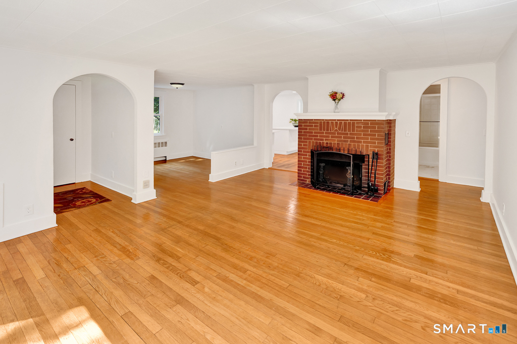 35 School House Road Old Saybrook, CT 06475 - Photo 20 of 37 Gallery Image 20