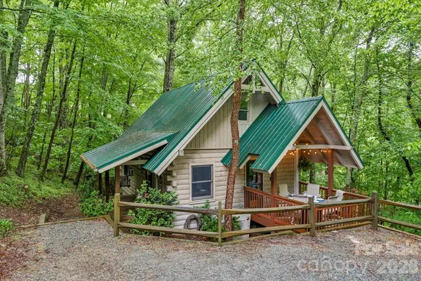 a house view with a outdoor space