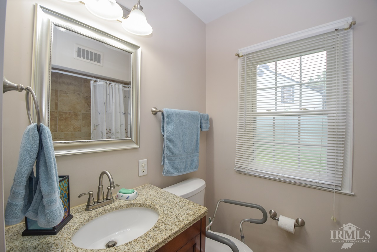 404 South Umbarger Road Muncie, IN 47304 - Photo 11 of 30 Gallery Image 11