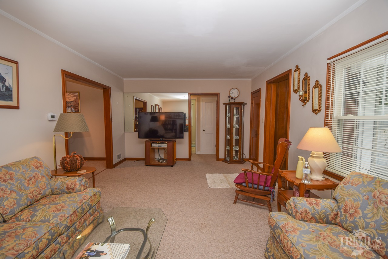 404 South Umbarger Road Muncie, IN 47304 - Photo 4 of 30 Gallery Image 4