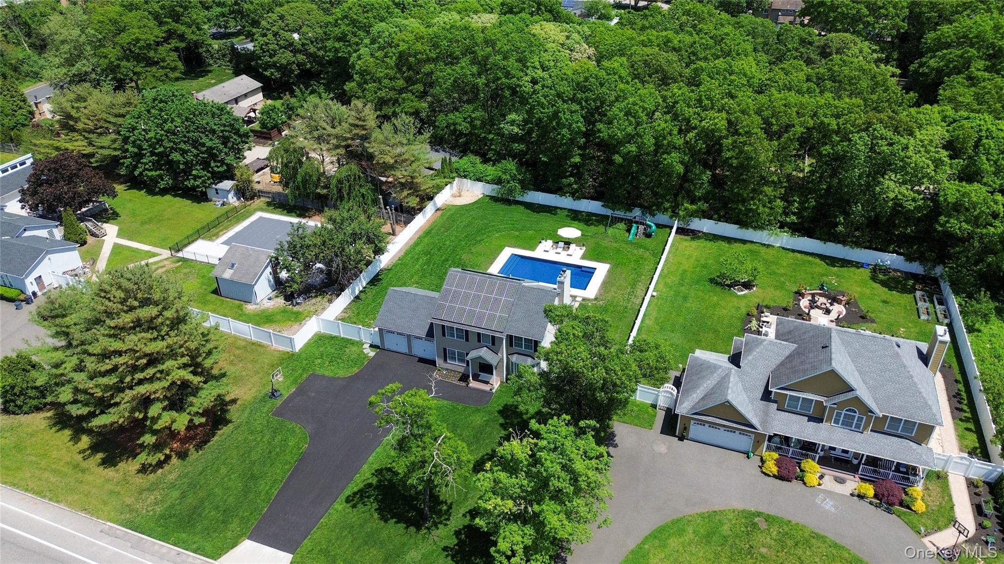 587 Blue Point Road Holtsville, NY 11742 - Photo 32 of 38