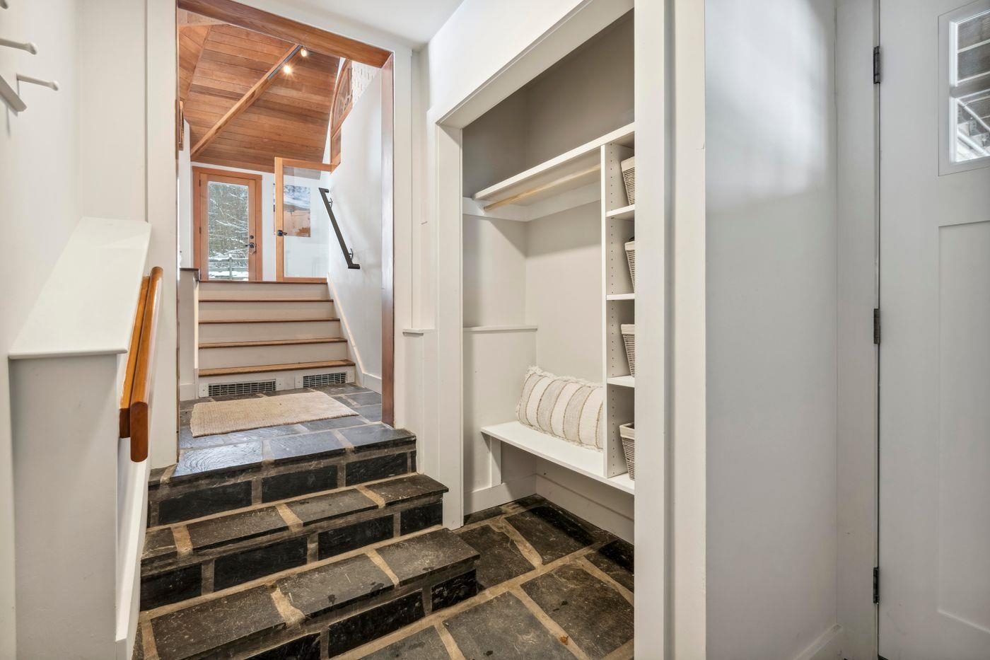 108 North Hill Road Stowe, VT 05672 - Photo 5 of 47