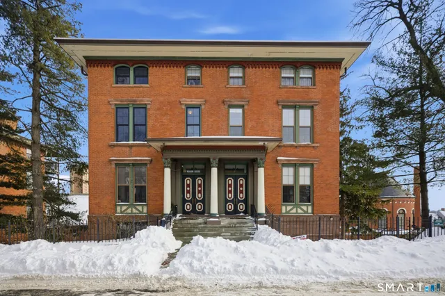 $299,000 | 34 Charter Oak Place, Unit 4, Hartford, CT 06106