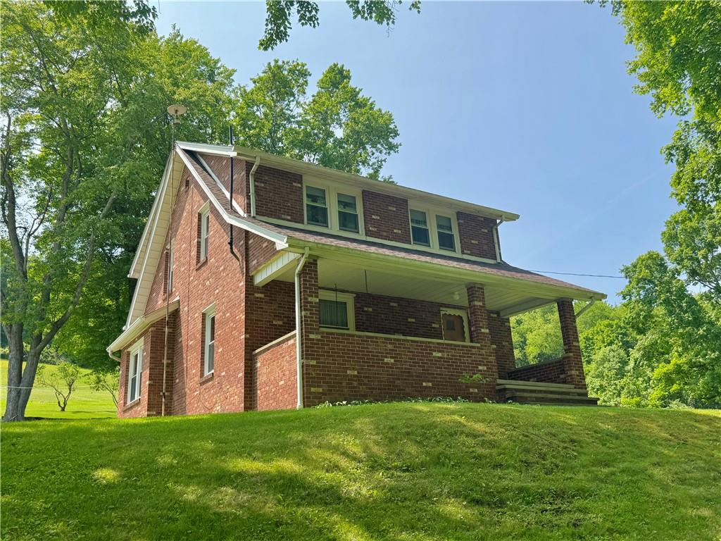 4404 Hollow Road New Castle, PA 16101 - Photo 1 of 28 Gallery Image 1