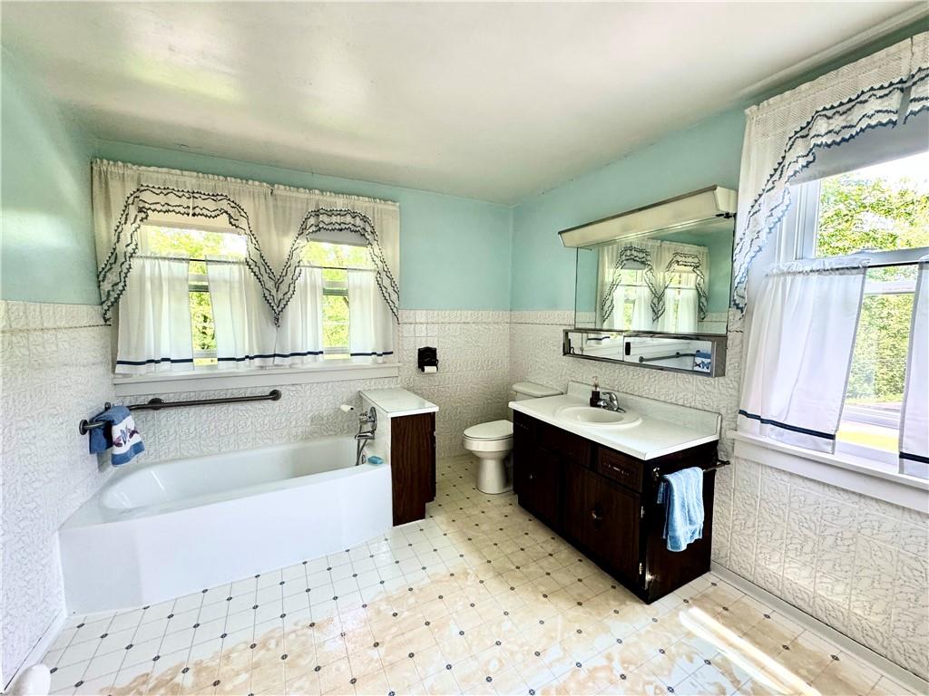 4404 Hollow Road New Castle, PA 16101 - Photo 17 of 28 Gallery Image 17