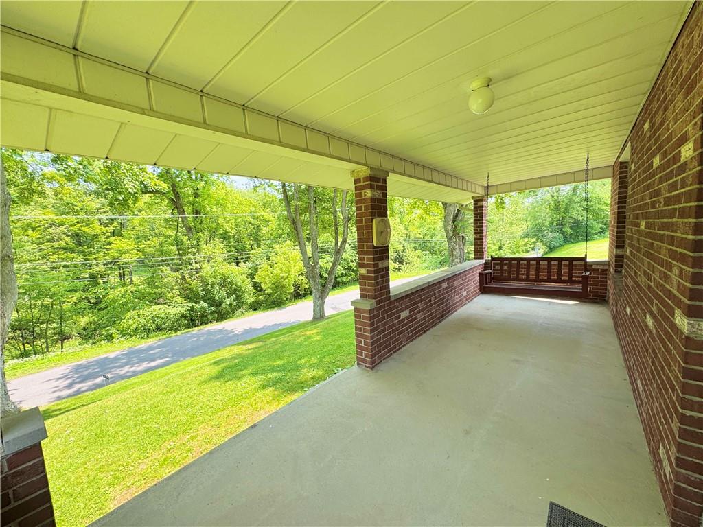 4404 Hollow Road New Castle, PA 16101 - Photo 4 of 28 Gallery Image 4