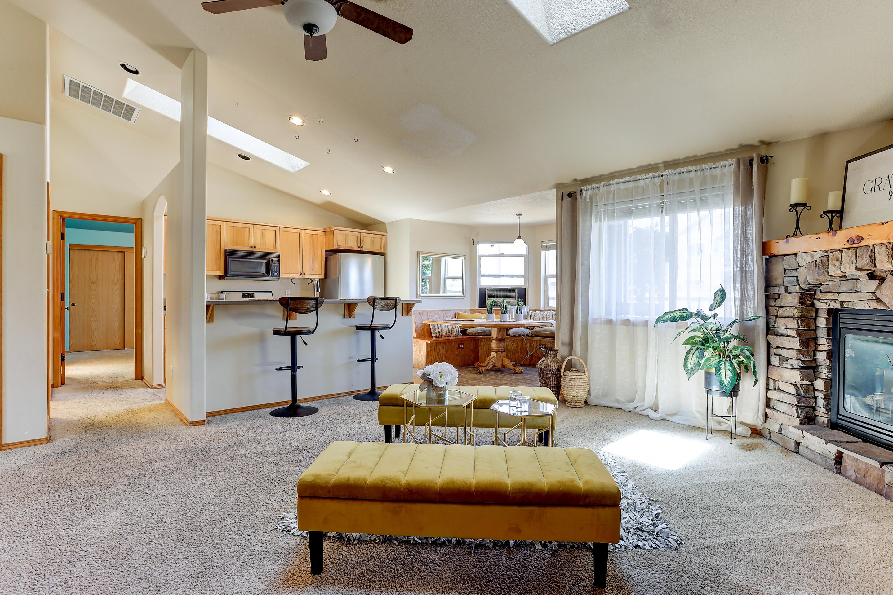 20581 Dylan Loop Bend, OR 97702 - Photo 9 of 26 Great Room