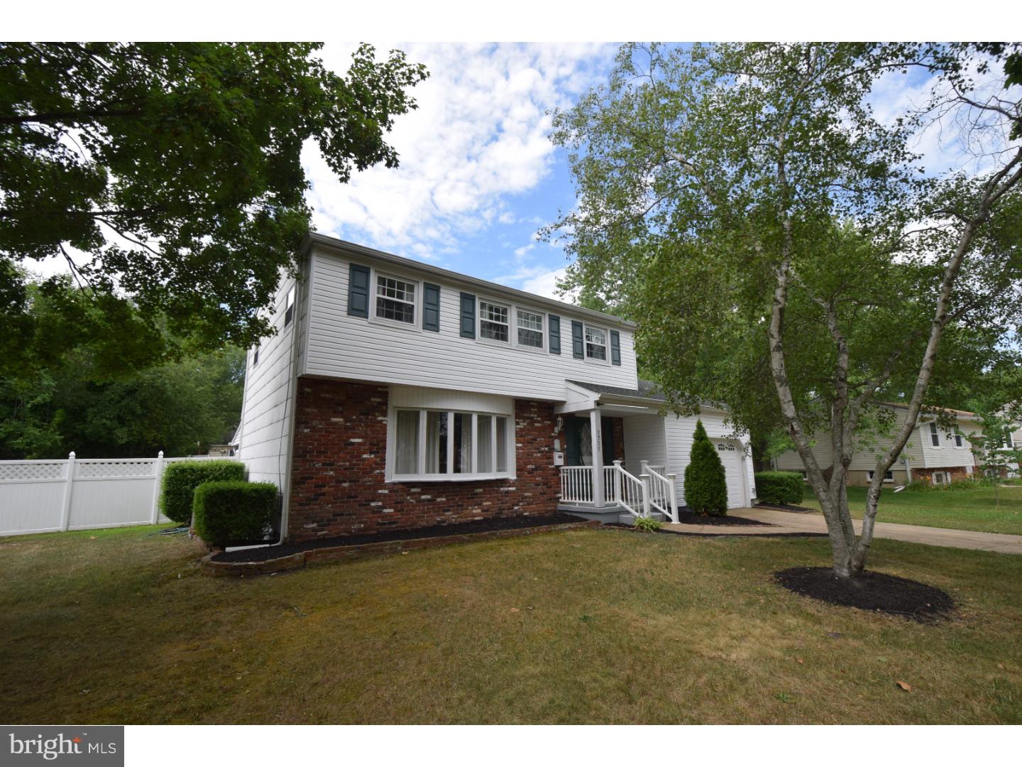 1711 Pin Oak Road Williamstown, NJ 08094 - Photo 2 of 21 Front Yard