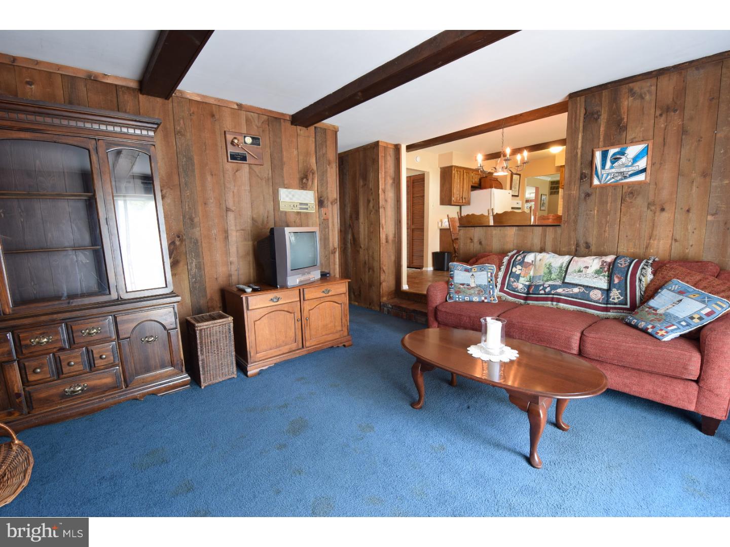 1711 Pin Oak Road Williamstown, NJ 08094 - Photo 10 of 21 Family Room