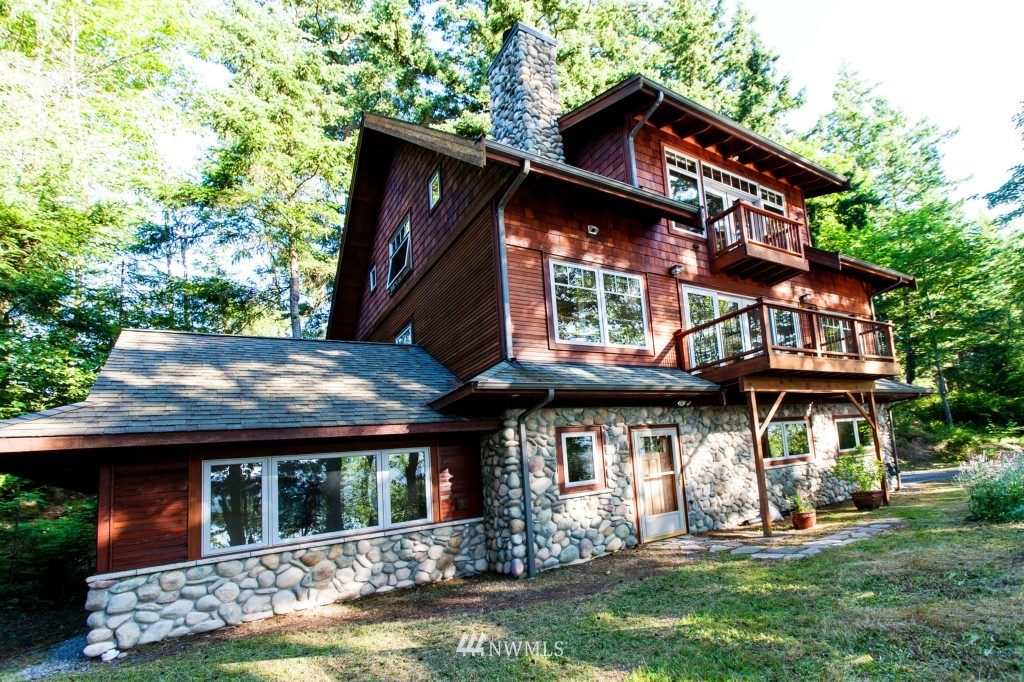 2241 North Shore Road Bellingham, WA 98226 - Photo 2 of 25 Gallery Image 2