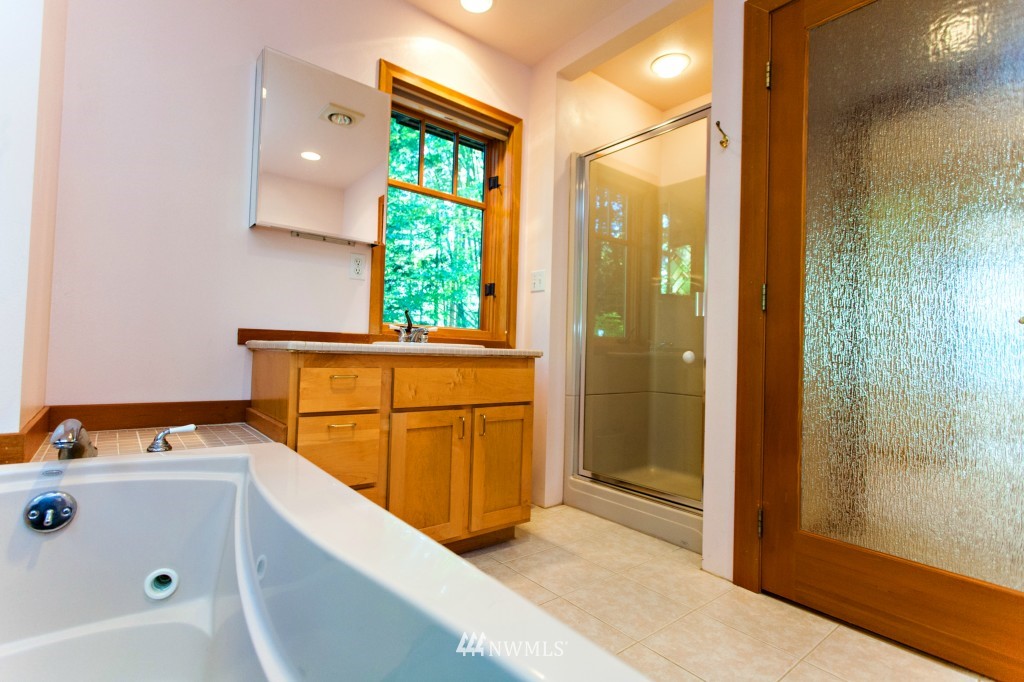 2241 North Shore Road Bellingham, WA 98226 - Photo 13 of 25 Gallery Image 13