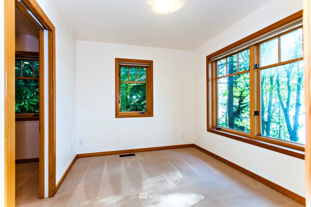 2241 North Shore Road Bellingham, WA 98226 - Photo 15 of 25 Gallery Image 15