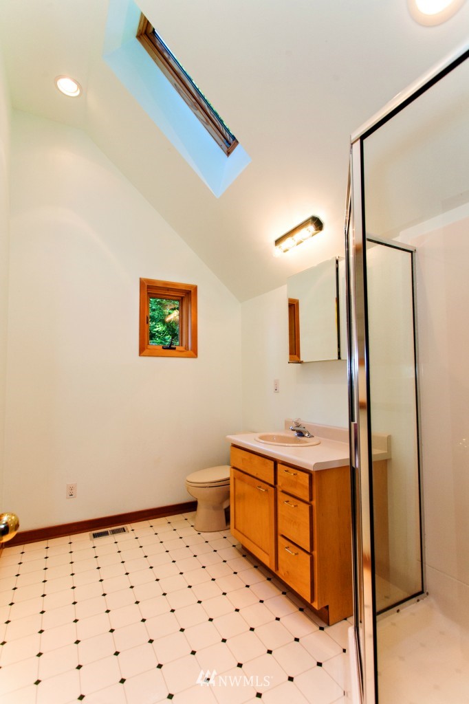 2241 North Shore Road Bellingham, WA 98226 - Photo 20 of 25 Gallery Image 20