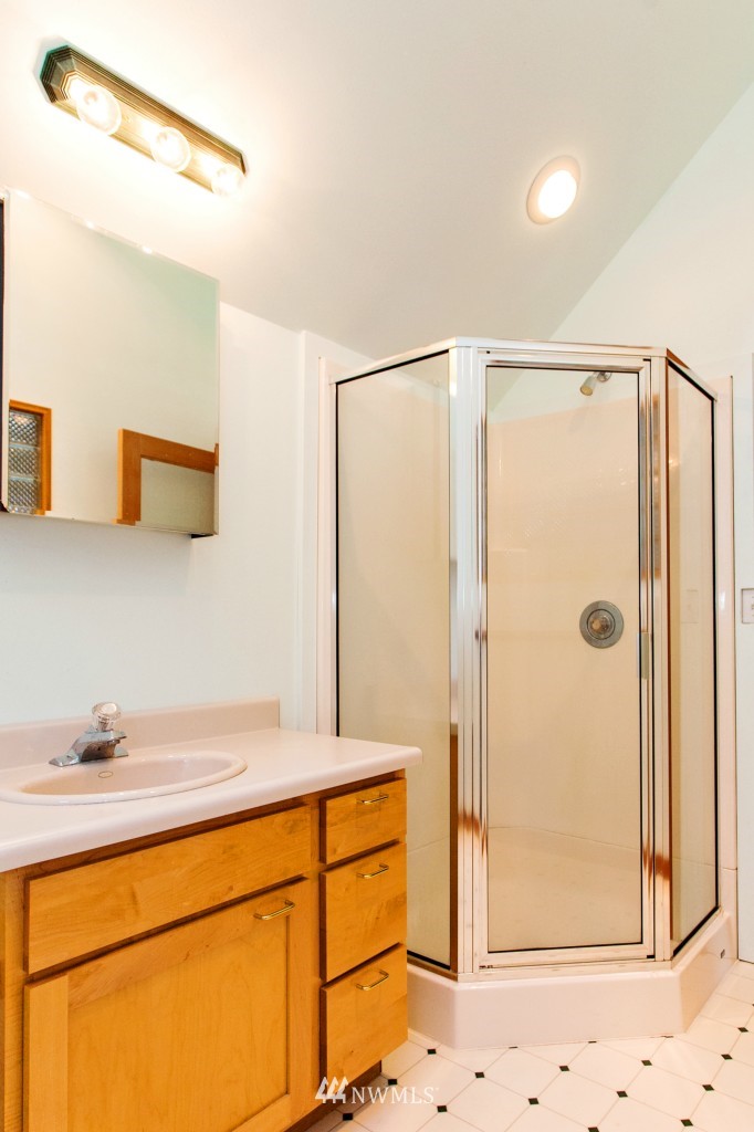 2241 North Shore Road Bellingham, WA 98226 - Photo 21 of 25 Gallery Image 21