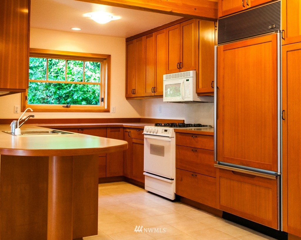 2241 North Shore Road Bellingham, WA 98226 - Photo 7 of 25 Gallery Image 7