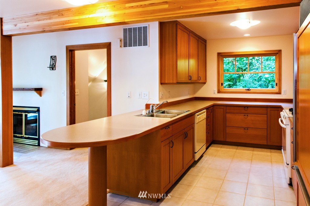 2241 North Shore Road Bellingham, WA 98226 - Photo 8 of 25 Gallery Image 8