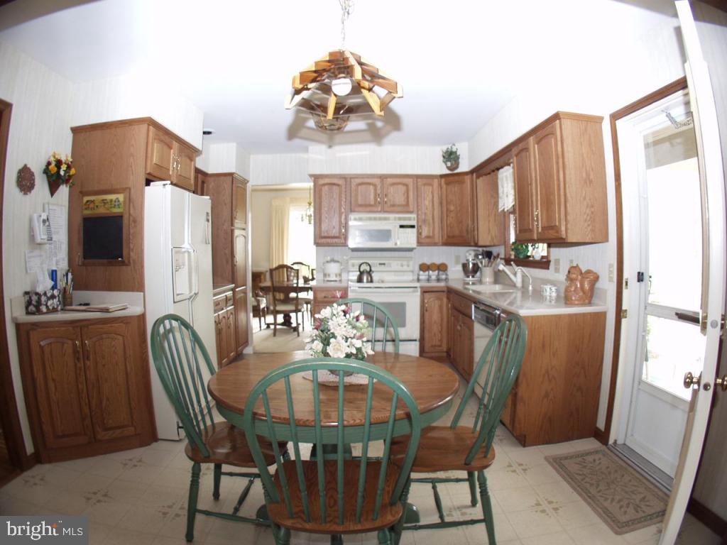 2010 Old Rothsville Road Lititz, PA 17543 - Photo 17 of 32