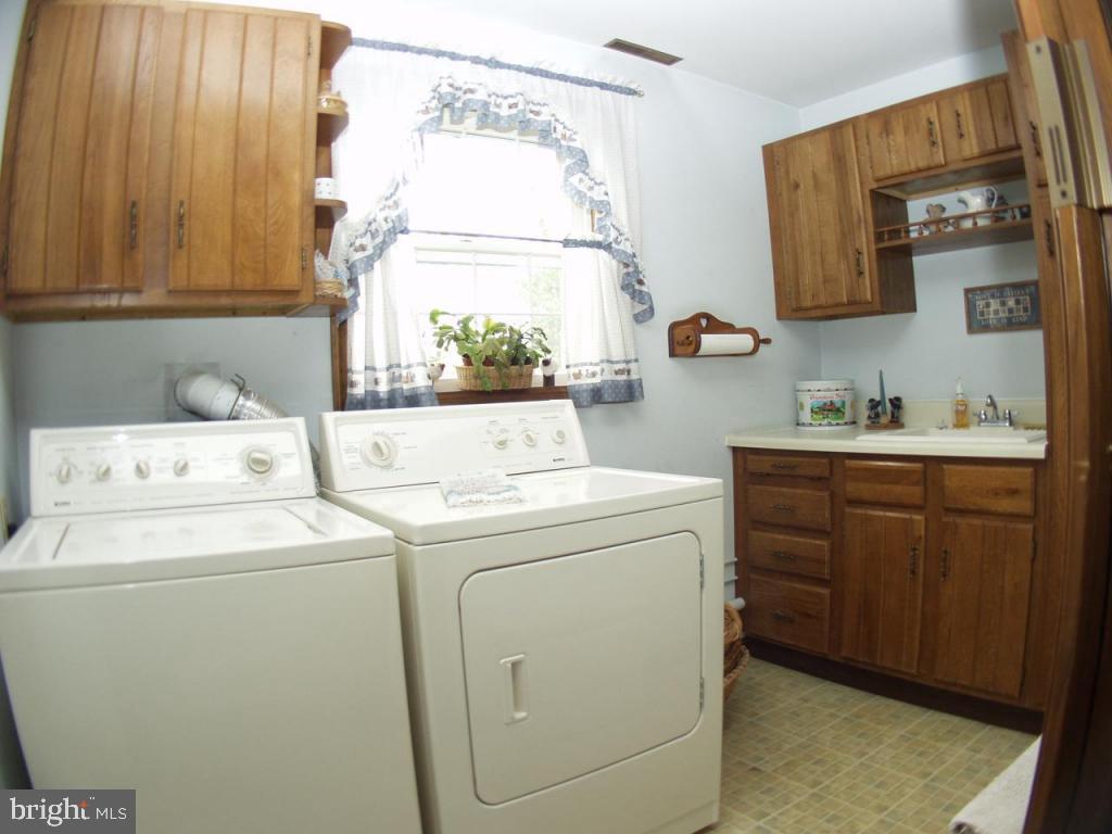 2010 Old Rothsville Road Lititz, PA 17543 - Photo 25 of 32