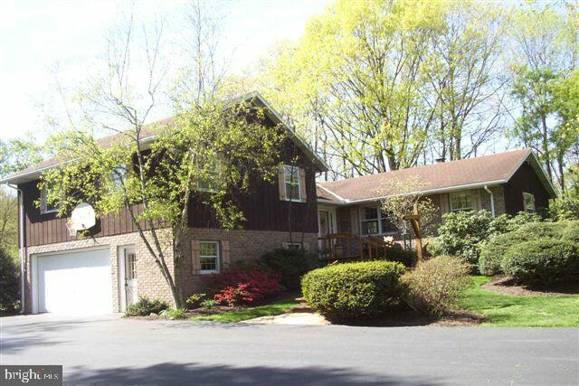 2010 Old Rothsville Road Lititz, PA 17543 - Photo 3 of 32