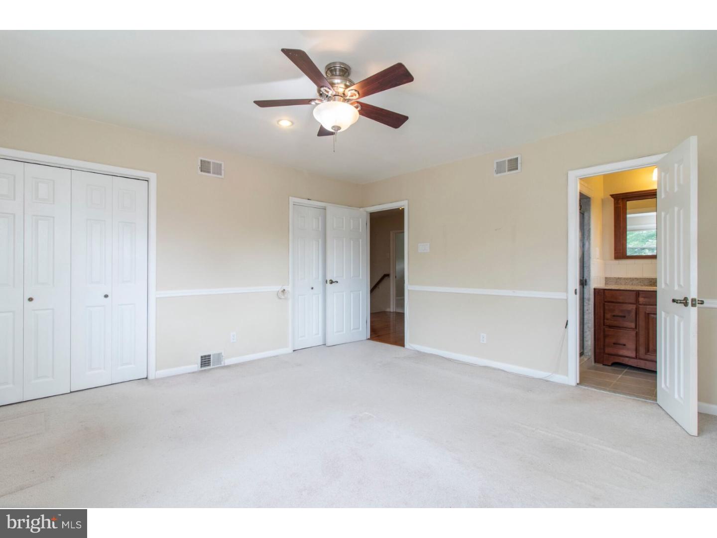 9231 Pine Road Philadelphia, PA 19115 - Photo 13 of 24