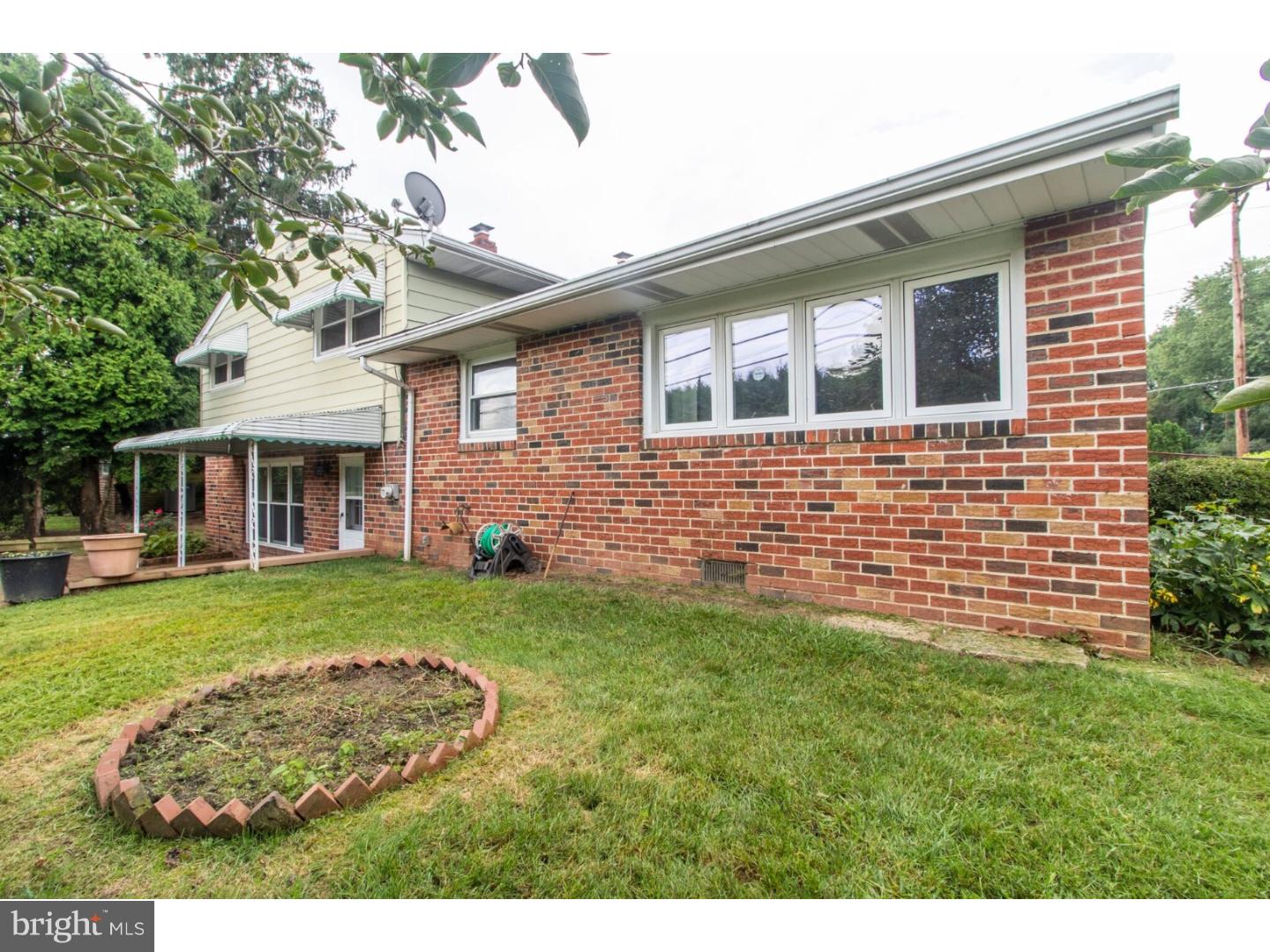 9231 Pine Road Philadelphia, PA 19115 - Photo 22 of 24
