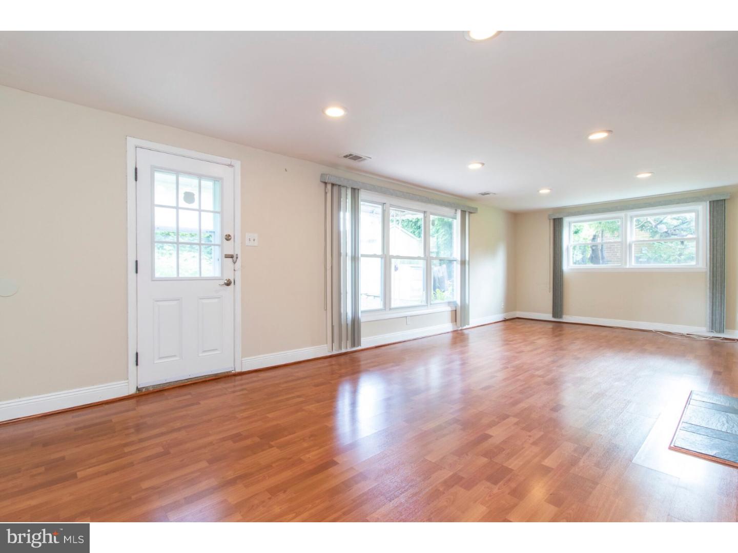 9231 Pine Road Philadelphia, PA 19115 - Photo 10 of 24