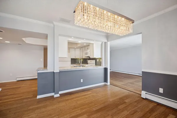 $265,000 | 6075 Lincoln Drive, Unit 305, Edina, MN 55436