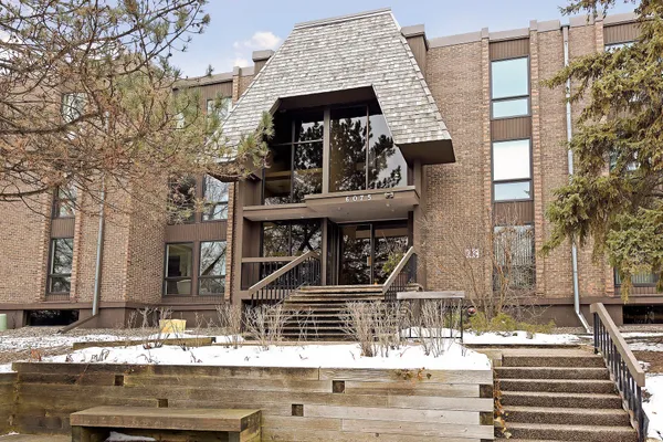 $265,000 | 6075 Lincoln Drive, Unit 305, Edina, MN 55436