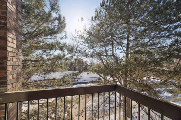 $265,000 | 6075 Lincoln Drive, Unit 305, Edina, MN 55436