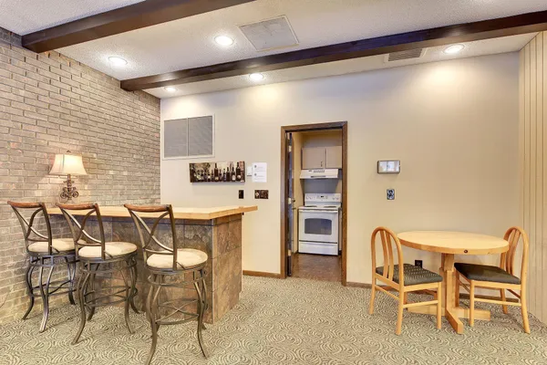 $265,000 | 6075 Lincoln Drive, Unit 305, Edina, MN 55436