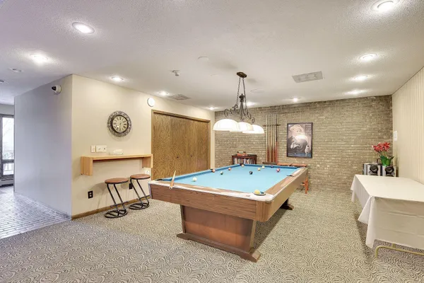 $265,000 | 6075 Lincoln Drive, Unit 305, Edina, MN 55436