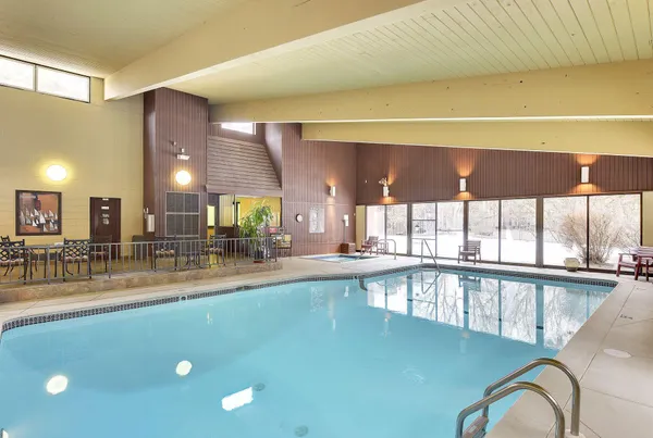 $265,000 | 6075 Lincoln Drive, Unit 305, Edina, MN 55436